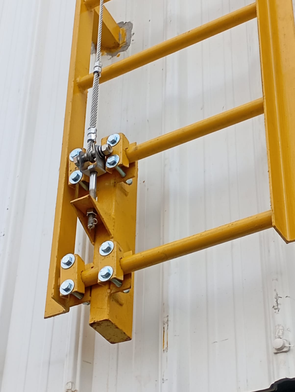 Escalera vertical industrial